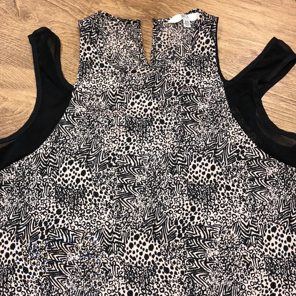 Jack by BB Dakota Xsmall leopard jungle print top - Picture 2 of 5